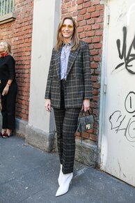 【ミラノで大流行中！】ツイード素材のジャケット＆パンツスタイル