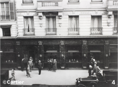 4.1898年。アルフレッド・カルティエは、ラ・ペ通り13番地にブティックを移転。洋服屋や靴屋、高級ホテルなどが集まり、世界各国の富裕層が行き交うエリアだったので、メゾンの知名度はさらに高まりました。